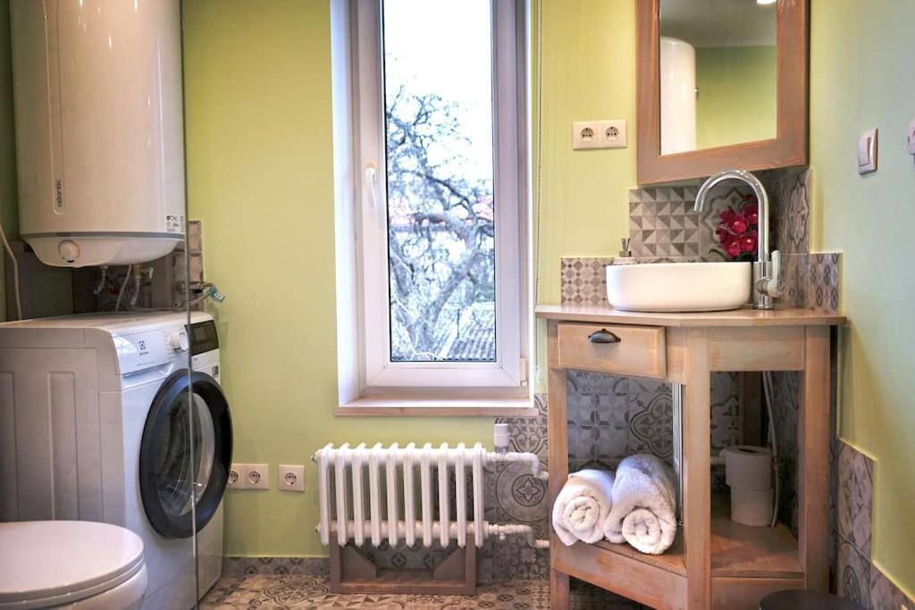 Prime 2Br/Ba Apt Next To Main Station & Olympic Center Liepāja Eksteriør billede